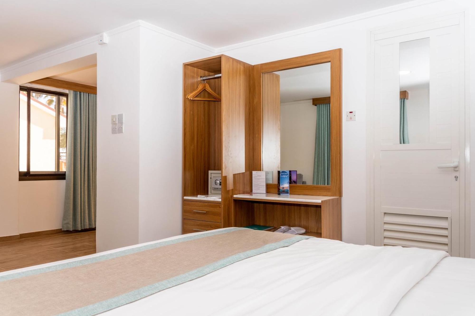 Sandy Beach Hotel & Resort Al Aqah Exterior photo