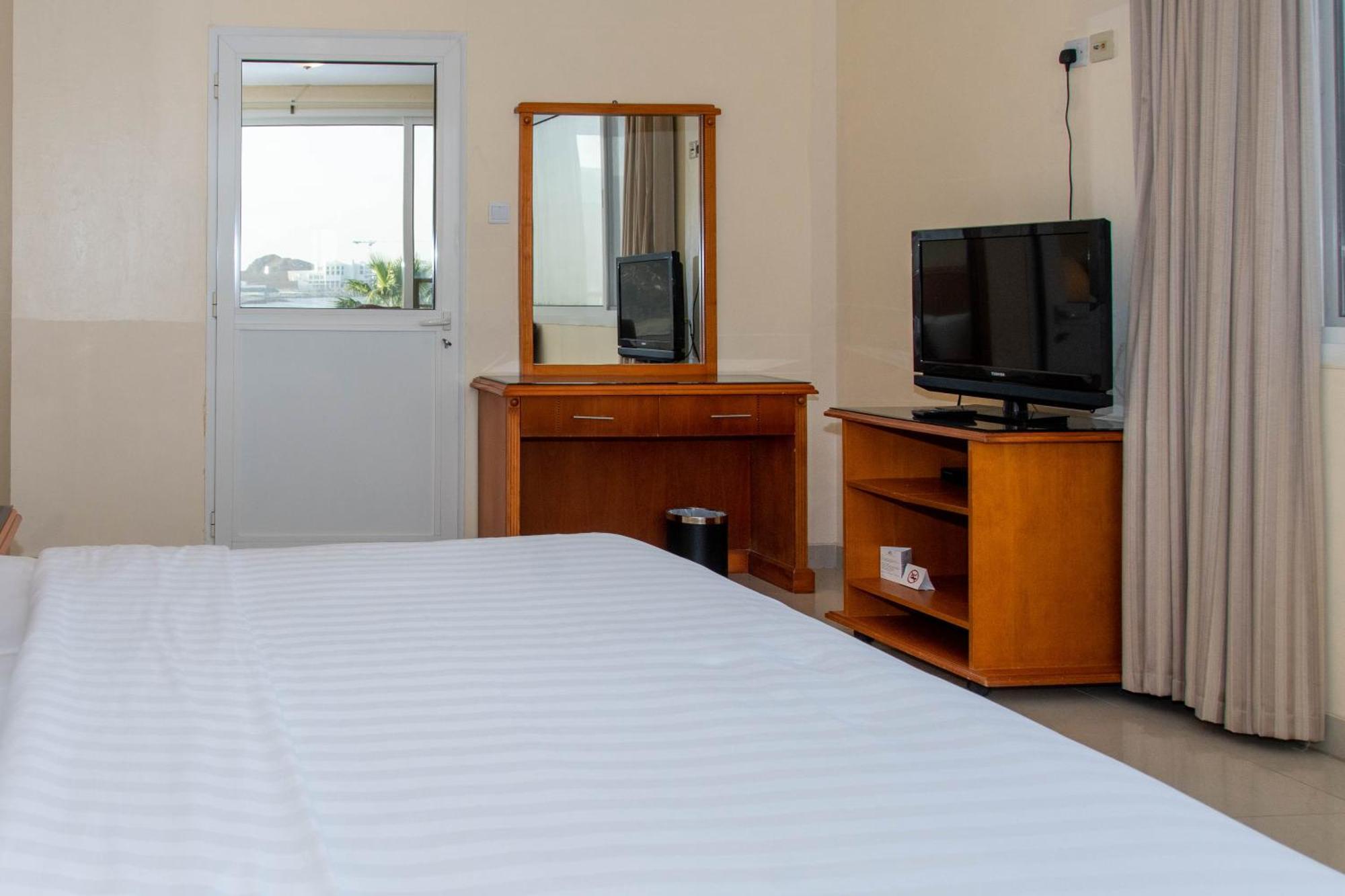 Sandy Beach Hotel & Resort Al Aqah Exterior photo