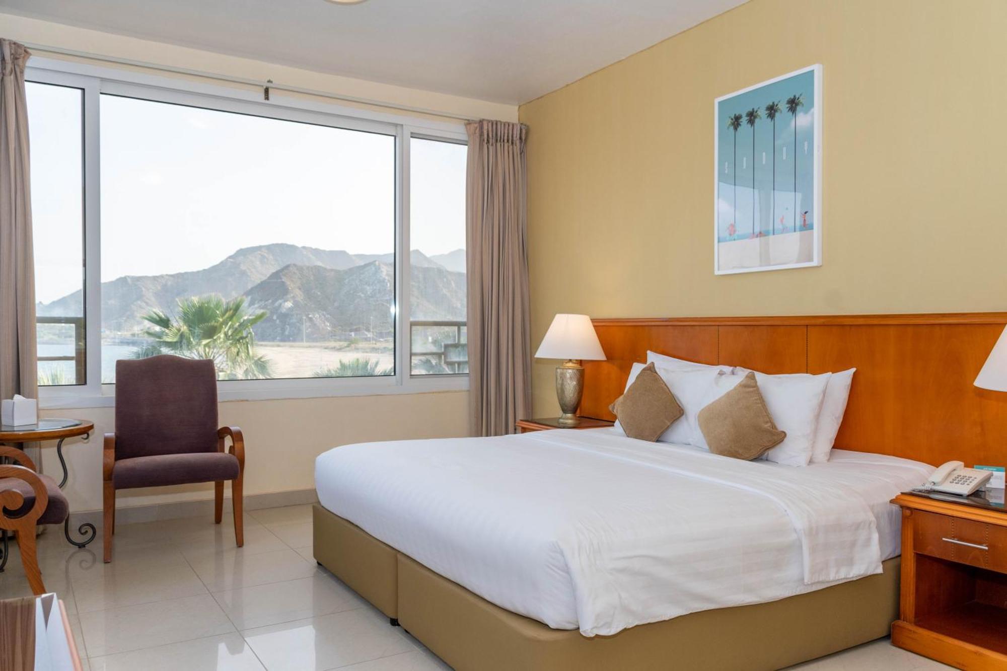Sandy Beach Hotel & Resort Al Aqah Exterior photo
